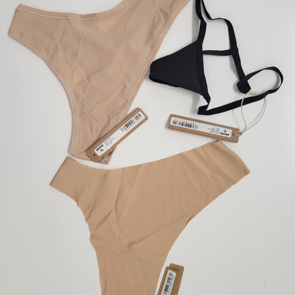 (SKIMS)3 panties for $32 new with tag, Size:XS SKIMS-Style 03